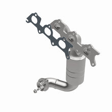 Load image into Gallery viewer, MagnaFlow DF Cat Conv 07-11 Chrysler Sebring 2.7L Fr Manifold / 08-10 Dodge Avenger 2.7L Fr Manifold