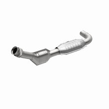 Load image into Gallery viewer, MagnaFlow Direct Fit Catalytic Converter 99-00 Ford F-150 4.2L 2WD D/S
