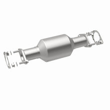 Load image into Gallery viewer, MagnaFlow Direct Fit Catalytic Converter 03-06 Kia Sorento 3.5L rear