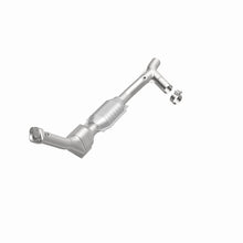 Load image into Gallery viewer, MagnaFlow Direct Fit Catalytic Converter 98 Ford Expedition 5.4L