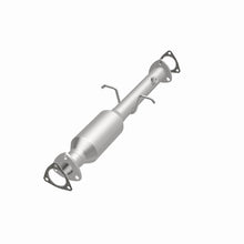 Load image into Gallery viewer, MagnaFlow Direct Fit Catalytic Converter 96-00 GM S-10/Sonoma/Homb
