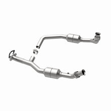 Load image into Gallery viewer, MagnaFlow Direct Fit Catalytic Converter 00-03 Ford E150 5.4L