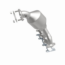 Load image into Gallery viewer, MagnaFlow Direct Fit Catalytic Converter 05-06 Hyundai Santa Fe 2.7L