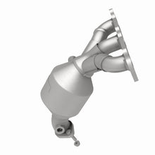 Load image into Gallery viewer, MagnaFlow Direct Fit Catalytic Converter 2004 Hyundai Santa Fe 2.7L