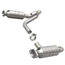 Load image into Gallery viewer, MagnaFlow Direct Fit Catalytic Converter Raider 2006 8 4.7L