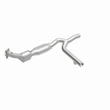 Load image into Gallery viewer, MagnaFlow Direct Fit Catalytic Converter 01-03 Ford F150 5.4L Passenger Side