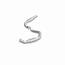 Load image into Gallery viewer, MagnaFlow Direct Fit Catalytic Converter 07-08 Express 2500 4.8L Driver Side