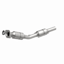 Load image into Gallery viewer, MagnaFlow Direct Fit Catalytic Converter 03-04 Pontiac Vibe 1.8L