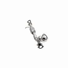 Load image into Gallery viewer, MagnaFlow Direct Fit Catalytic Converter 02-03 Saturn Vue 3.0L Rear