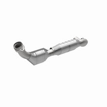 Load image into Gallery viewer, MagnaFlow Direct Fit Catalytic Converter 01-04 Ford F-150 Pickup 5.4L 4WD 4R100 Trans D/S (49 State)