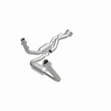 Load image into Gallery viewer, MagnaFlow Direct Fit Catalytic Converter 05-06 Jeep Grand Cherokee 3.7L Y-Pipe Assembly