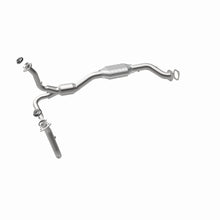 Load image into Gallery viewer, MagnaFlow Direct Fit Catalytic Converter 01-05 Chevy Blazer 4.3L 4WD