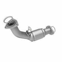 Load image into Gallery viewer, MagnaFlow Direct Fit Catalytic Converter 99-02 Toyota 4 Runner 3.4L Front
