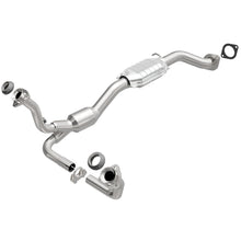 Load image into Gallery viewer, MagnaFlow Direct Fit Catalytic Converter 01-05 Chevy Blazer 4.3L 2WD