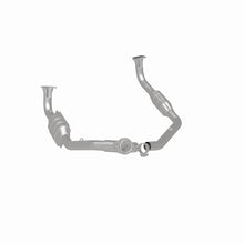 Load image into Gallery viewer, MagnaFlow Direct Fit Catalytic Converter 94-95 Disc./Defender 3.9L