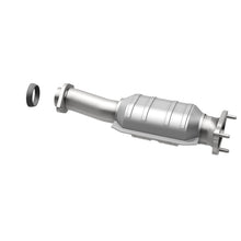 Load image into Gallery viewer, MagnaFlow Direct Fit Catalytic Converter 04 Ranger/BSer 3.0 Rear