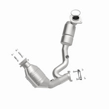 Load image into Gallery viewer, MagnaFlow Direct Fit Catalytic Converter 00-03 Ford Taurus 3.0L