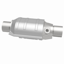 Load image into Gallery viewer, MagnaFlow Universal Catalytic Converter 2.5 W/Single O2 Boss