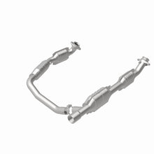 Load image into Gallery viewer, MagnaFlow Direct Fit Catalytic Converter 05-07 Ford E-250/E-350 Econoline V8 5.4L