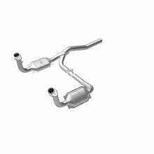 Load image into Gallery viewer, MagnaFlow Direct Fit Catalytic Converter 07-11 Dodge Nitro 4.0L