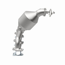 Load image into Gallery viewer, MagnaFlow Direct Fit Catalytic Converter 05-06 Hyundai Santa Fe 2.7L