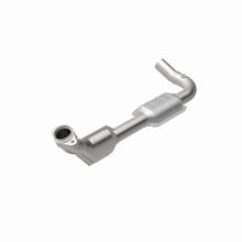 Load image into Gallery viewer, MagnaFlow Direct Fit Catalytic Converter 00-04 Ford E150 4.6L D/S