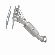 Load image into Gallery viewer, MagnaFlow Direct Fit Catalytic Converter 07 Ford Focus 2.0L Manifold **CA Emissions**