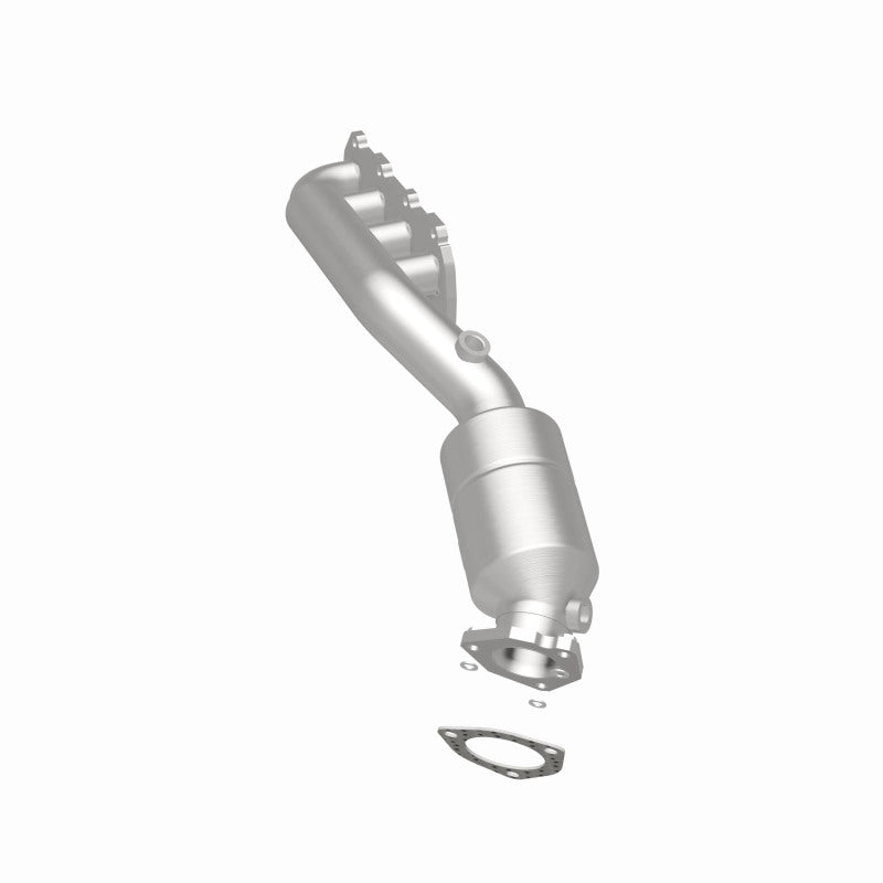 MagnaFlow Direct Fit Catalytic Converter 02-04 VW Passat 4.0L