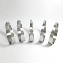 Load image into Gallery viewer, Stainless Bros 4.0in x 1.5D/6in CLR Loose Radius 16 Gauge Pie Cut - 5pk 609-10201-0006