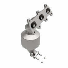 Load image into Gallery viewer, MagnaFlow Direct Fit Catalytic Converter 01-04 Hyundai Santa Fe 2.7L