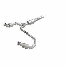 Load image into Gallery viewer, MagnaFlow Direct Fit Catalytic Converter Dodge 01-02 Ram 1500/2500/3500 Van 5.9L