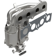 Load image into Gallery viewer, MagnaFlow Direct Fit Catalytic Converter 01-06 Toyota Highlander 2.4L