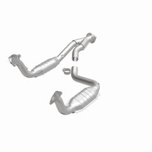 Load image into Gallery viewer, MagnaFlow Direct Fit Catalytic Converter 03-06 Chevy SSR 5.3/6.0 OEM