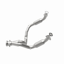 Load image into Gallery viewer, MagnaFlow Direct Fit Catalytic Converter 2007-2008 Cadillac Escalade 6.2L
