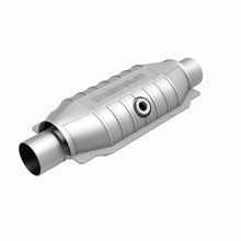 Load image into Gallery viewer, MagnaFlow Universal Catalytic Converter 2.5 OBDII Rear Mid-Bed 02