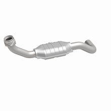 Load image into Gallery viewer, MagnaFlow Direct Fit Catalytic Converter 05 Expedition D/S 5.4 OEM