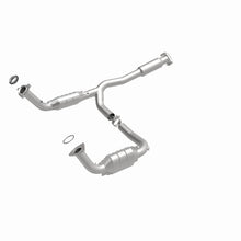 Load image into Gallery viewer, MagnaFlow Direct Fit Catalytic Converter 05-06 GMC Envoy XL Denali