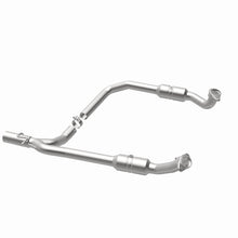 Load image into Gallery viewer, MagnaFlow Direct Fit Catalytic Converter 2009-2012 E-150 5.4 L Underbody