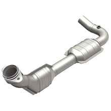 Load image into Gallery viewer, MagnaFlow Direct Fit Catalytic Converter 00-04 Ford E150 4.6L D/S