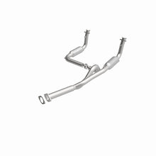 Load image into Gallery viewer, MagnaFlow Direct Fit Catalytic Converter 00 Chevy Express 1500 5.7L