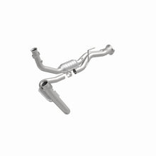 Load image into Gallery viewer, MagnaFlow Direct Fit Catalytic Converter 05-06 Jeep Grand Cherokee 3.7L Y-Pipe Assembly