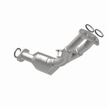 Load image into Gallery viewer, MagnaFlow Direct Fit Catalytic Converter 01-04 Toyota Tacoma 2.7L fr