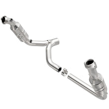Load image into Gallery viewer, MagnaFlow Direct Fit Catalytic Converter RAM Pickup 2006 8 5.7L