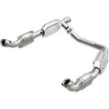Load image into Gallery viewer, MagnaFlow Direct Fit Catalytic Converter 05-07 Ford E-250/E-350 Econoline V8 5.4L