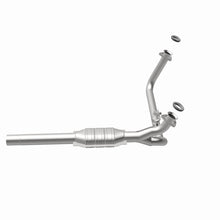 Load image into Gallery viewer, MagnaFlow Direct Fit Catalytic Converter Chevrolet/GMC 1500 1/2 Ton