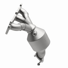 Load image into Gallery viewer, MagnaFlow Direct Fit Catalytic Converter 2004 Hyundai Santa Fe 2.7L