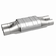 Load image into Gallery viewer, MagnaFlow Universal Catalytic Converter 2 D/D W/O2 Boss