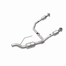 Load image into Gallery viewer, MagnaFlow Direct Fit Catalytic Converter Dodge 01-02 Ram 1500/2500/3500 Van 5.9L
