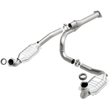 Load image into Gallery viewer, MagnaFlow Direct Fit Catalytic Converter 2002 Chevy E 1500 Van 4.3L
