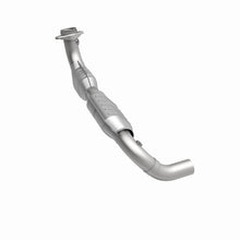 Load image into Gallery viewer, MagnaFlow Direct Fit Catalytic Converter 01 Ford Trucks 5.4L